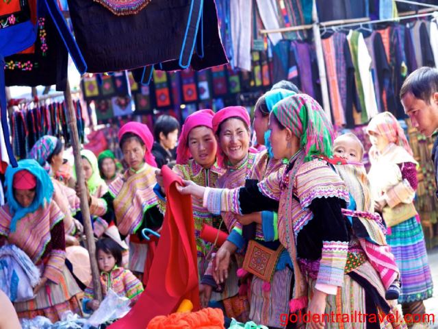 Bac Ha Market Tour 1 Day